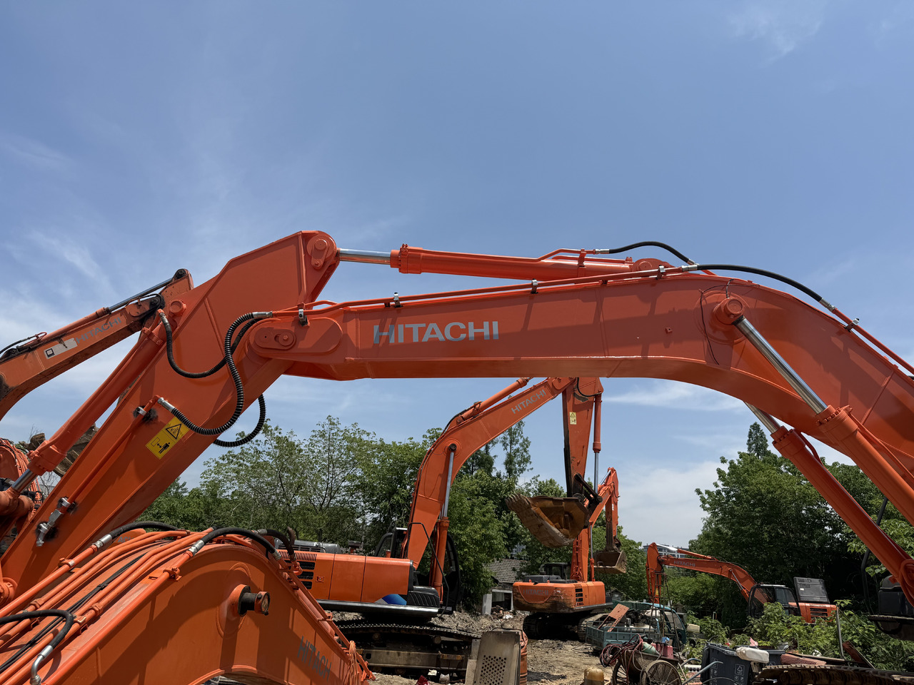 HITACHI Used 350-5g Excavator - Wheel excavator: picture 1 HITACHI Used 350-5g Excavator - Wheel excavator: picture 1