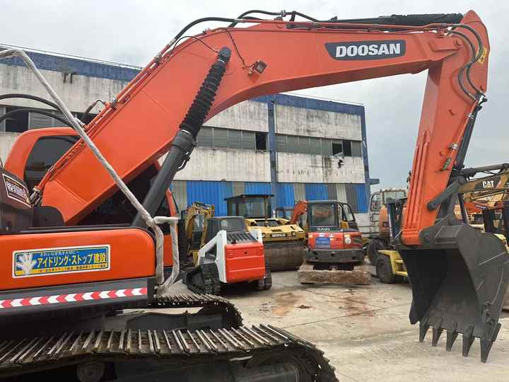 Used Excavator Doosan DX225LC-9 Excavators Mini Equipment Earth Moving Machinery Doosan Digger Excavator for Sale - Crawler excavator: picture 3 Used Excavator Doosan DX225LC-9 Excavators Mini Equipment Earth Moving Machinery Doosan Digger Excavator for Sale - Crawler excavator: picture 3