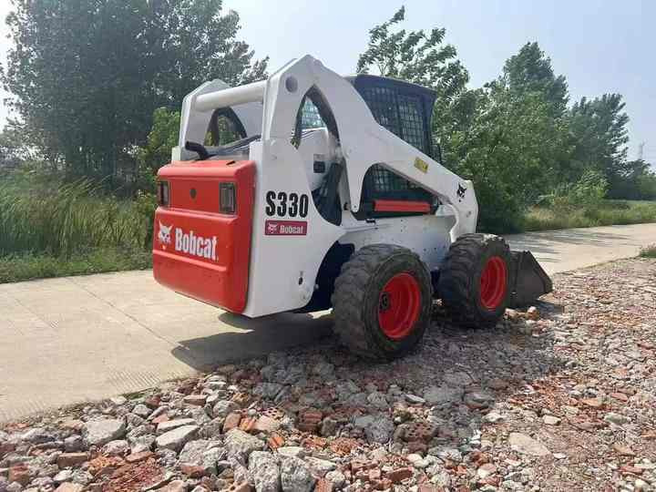 Very Low Price American Brand Used Bobcat S330 Skid Steer Loader with Superior Performance for Sale S160/S180/S300 in Stock - Skid steer loader: picture 3 Very Low Price American Brand Used Bobcat S330 Skid Steer Loader with Superior Performance for Sale S160/S180/S300 in Stock - Skid steer loader: picture 3
