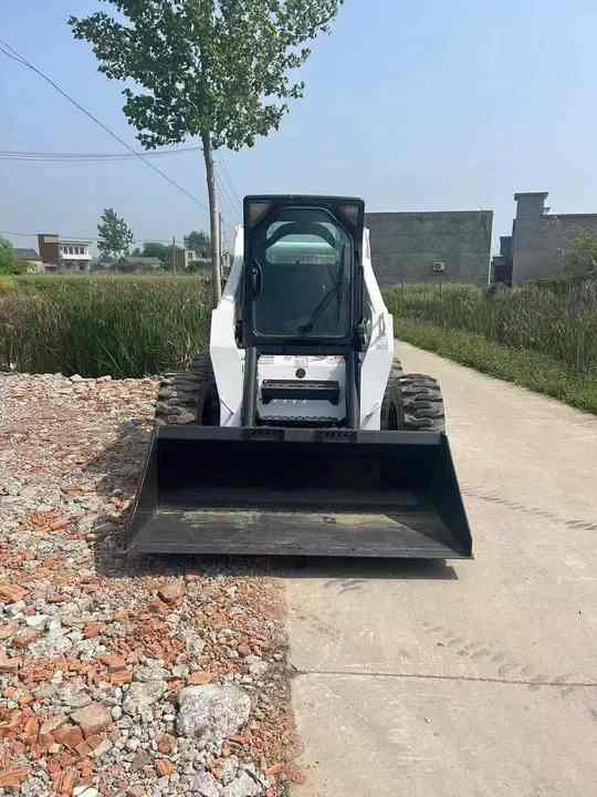 Very Low Price American Brand Used Bobcat S330 Skid Steer Loader with Superior Performance for Sale S160/S180/S300 in Stock - Skid steer loader: picture 2 Very Low Price American Brand Used Bobcat S330 Skid Steer Loader with Superior Performance for Sale S160/S180/S300 in Stock - Skid steer loader: picture 2