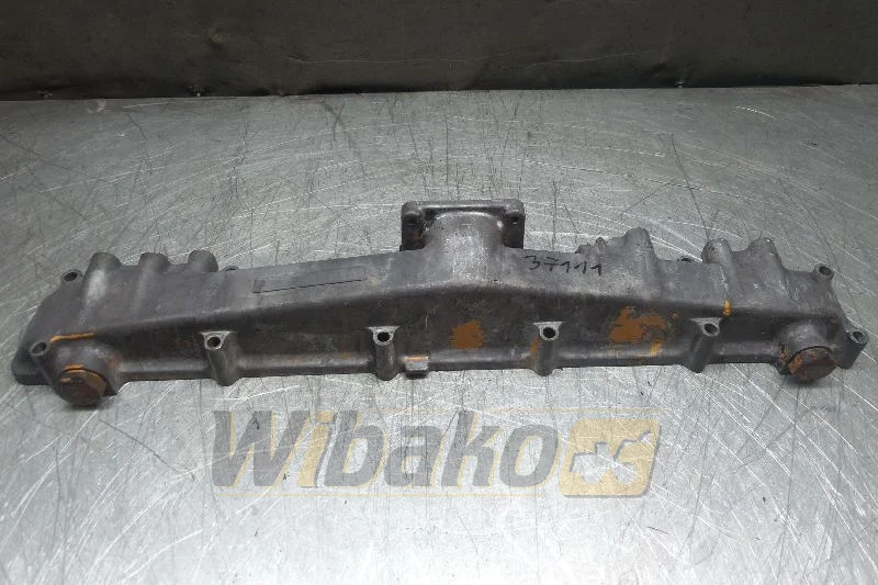 Komatsu S6D105-1 - Intake manifold for Construction machinery: picture 1 Komatsu S6D105-1 - Intake manifold for Construction machinery: picture 1