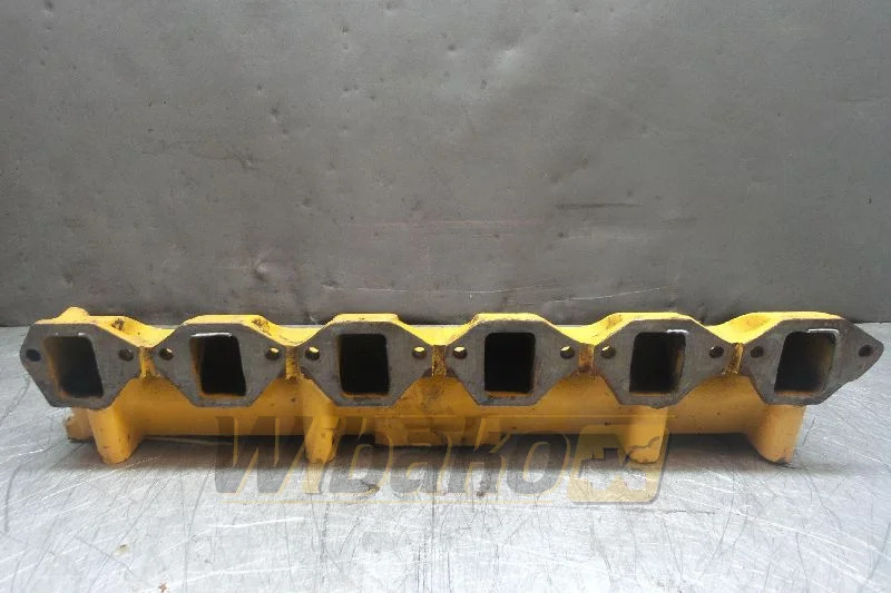 Komatsu S6D95L-1 - Intake manifold for Construction machinery: picture 1 Komatsu S6D95L-1 - Intake manifold for Construction machinery: picture 1