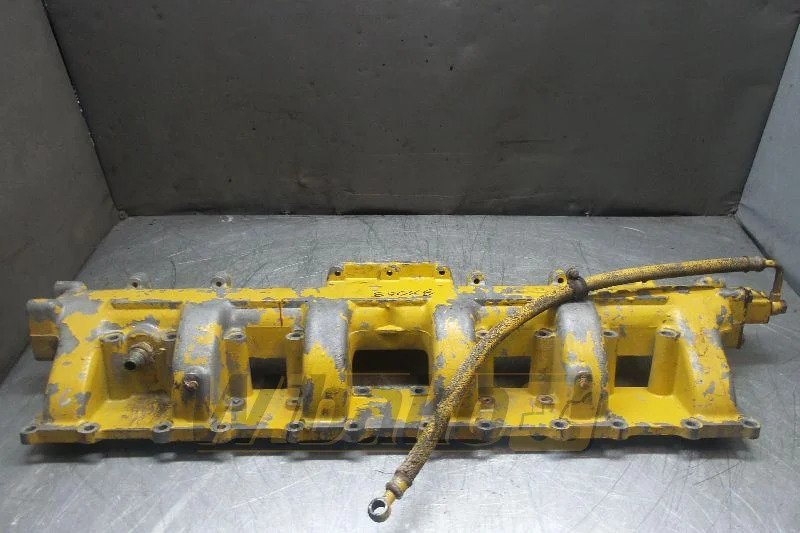 Komatsu S6D95L-1 - Intake manifold for Construction machinery: picture 1 Komatsu S6D95L-1 - Intake manifold for Construction machinery: picture 1