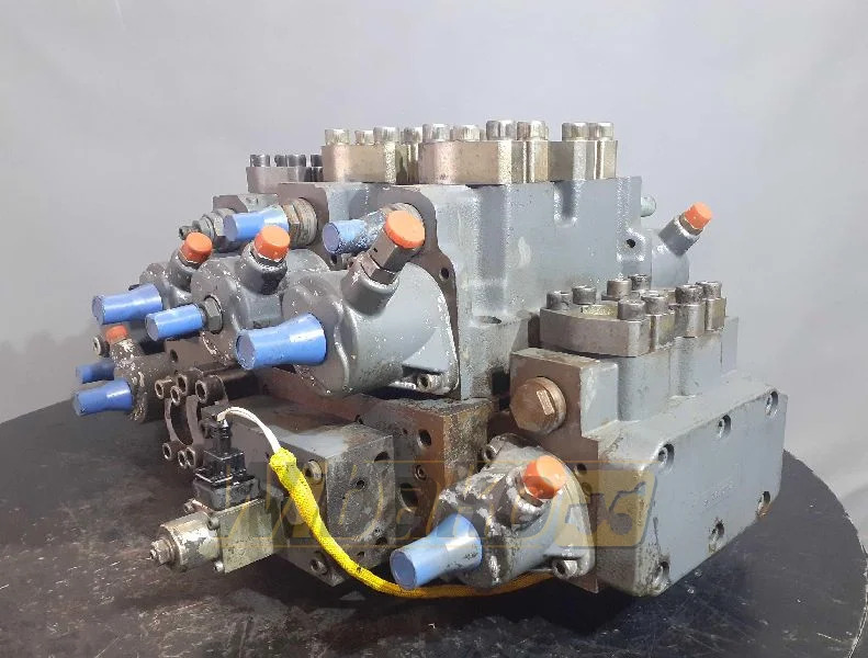 Liebherr R914 - Hydraulic valve for Construction machinery: picture 2 Liebherr R914 - Hydraulic valve for Construction machinery: picture 2