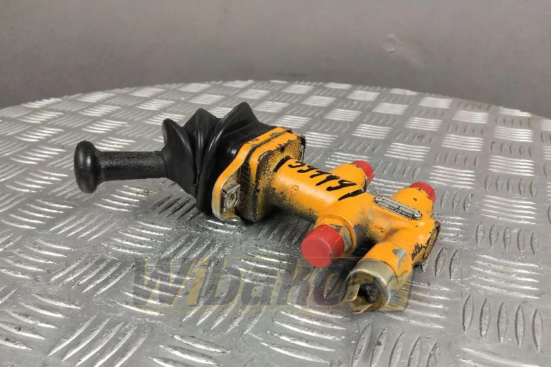 Wabco 4674100120 - Hydraulic valve for Construction machinery: picture 1 Wabco 4674100120 - Hydraulic valve for Construction machinery: picture 1