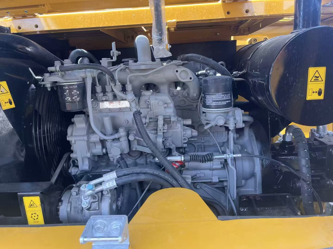 CATERPILLAR 323D2L - Crawler excavator: picture 4 CATERPILLAR 323D2L - Crawler excavator: picture 4