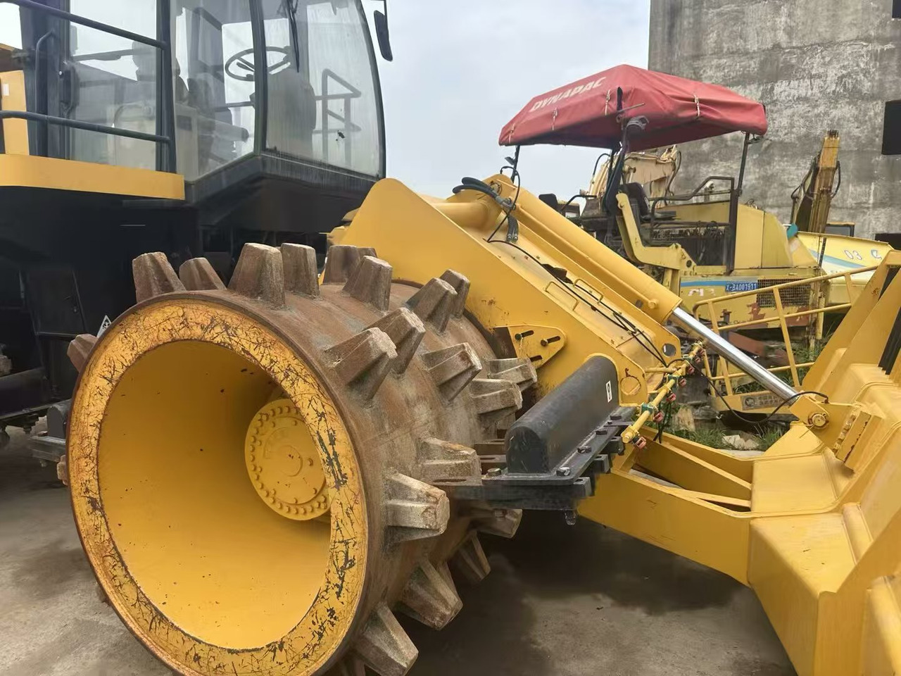 CATERPILLAR 6G - Compactor: picture 2 CATERPILLAR 6G - Compactor: picture 2