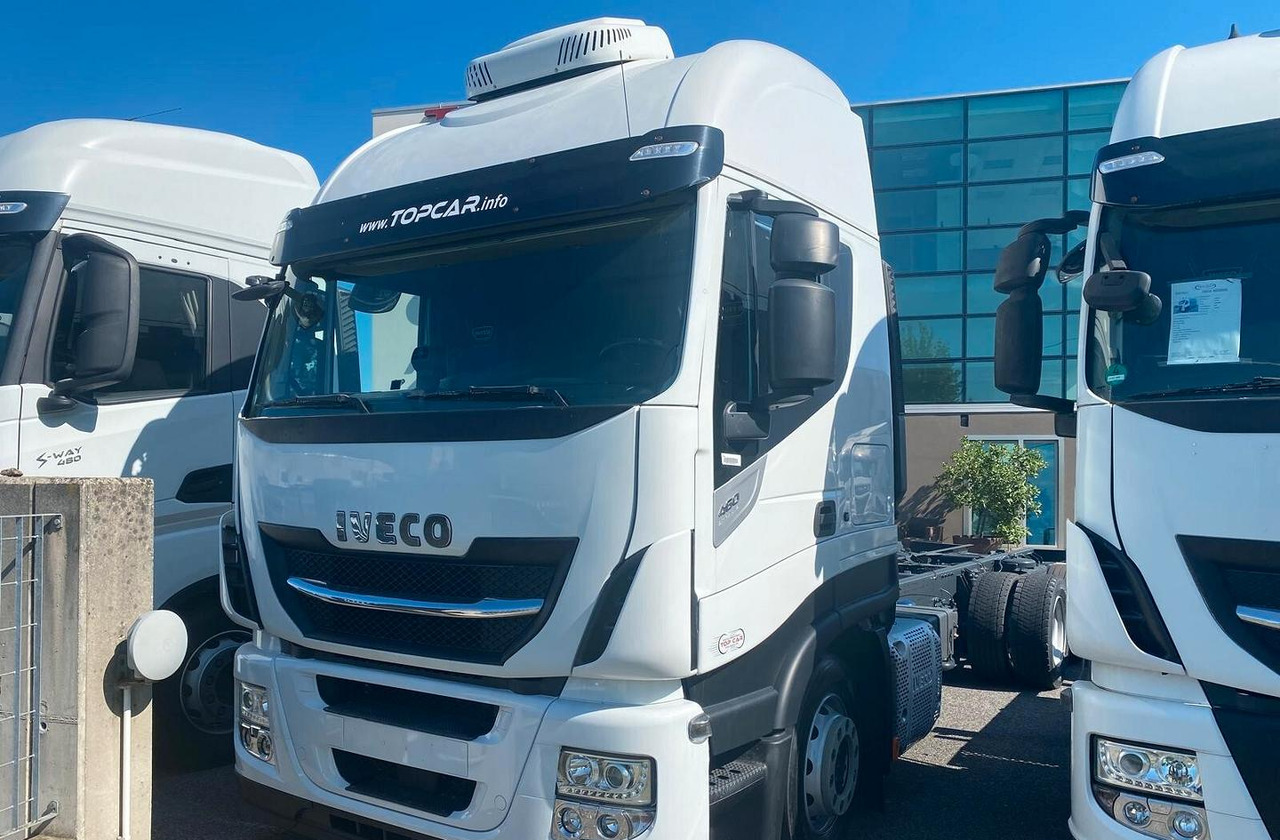 IVECO AS260S46 MOTRICE 3 ASSI TELAIO 2018 EURO 6 - Cab chassis truck: picture 1 IVECO AS260S46 MOTRICE 3 ASSI TELAIO 2018 EURO 6 - Cab chassis truck: picture 1