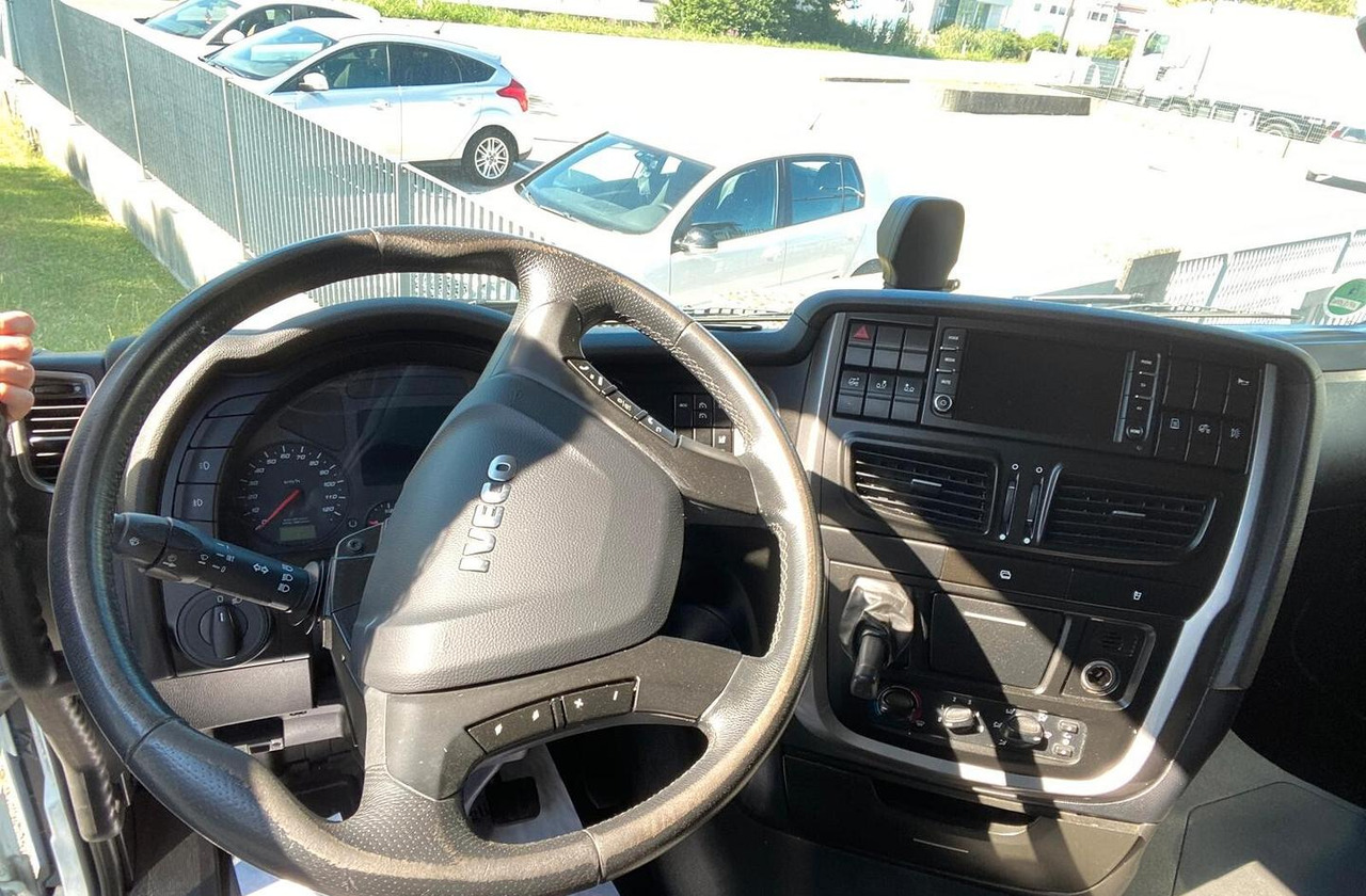 IVECO AS260S46 MOTRICE 3 ASSI TELAIO 2018 EURO 6 - Cab chassis truck: picture 3 IVECO AS260S46 MOTRICE 3 ASSI TELAIO 2018 EURO 6 - Cab chassis truck: picture 3