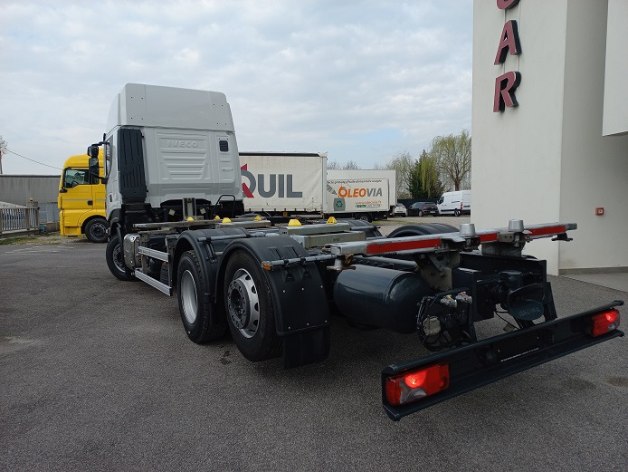 Container transporter/ Swap body truck IVECO AS260S48: picture 9