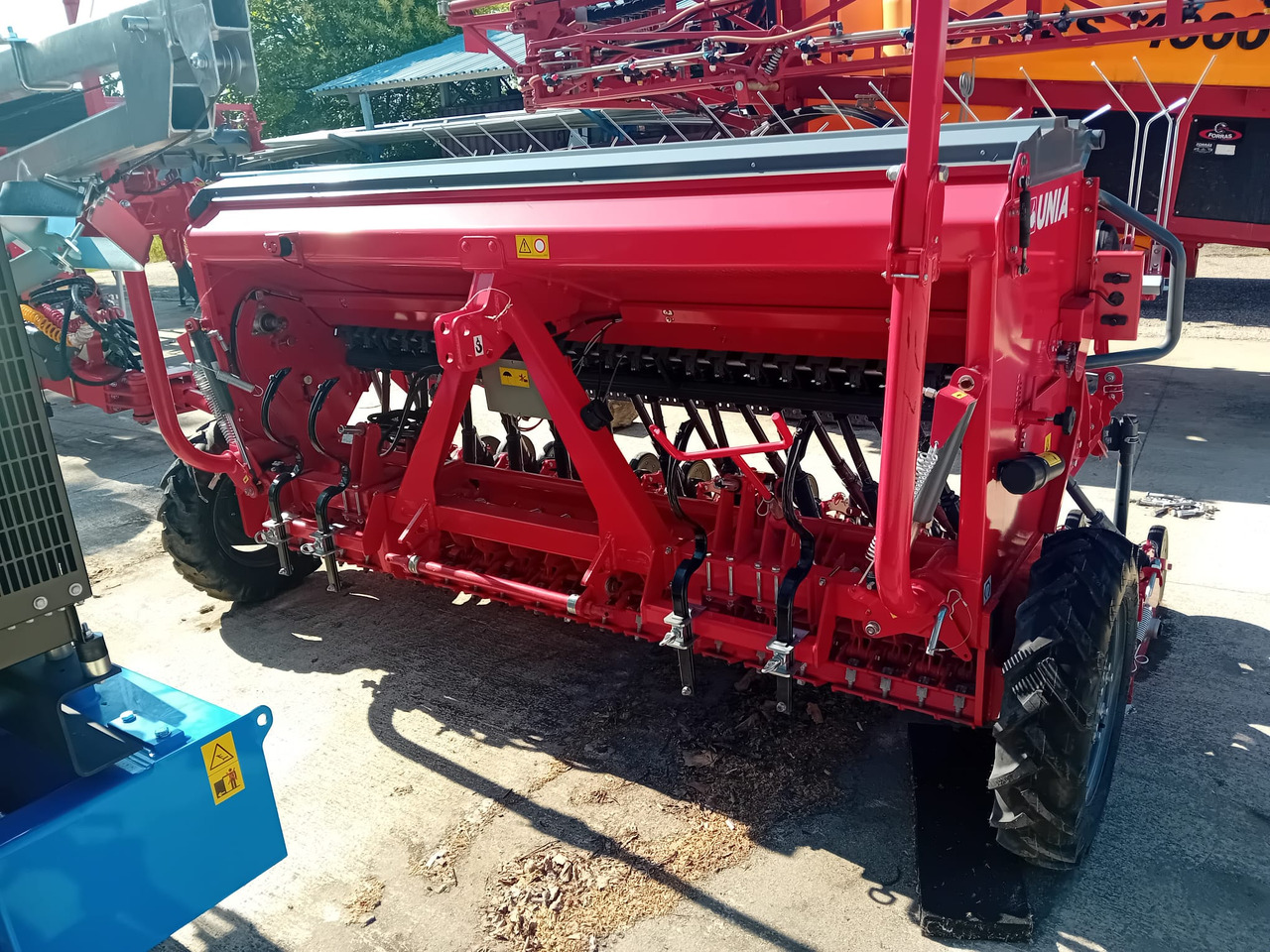 UNIA POLONEZ 550/3D - Seed drill: picture 1 UNIA POLONEZ 550/3D - Seed drill: picture 1