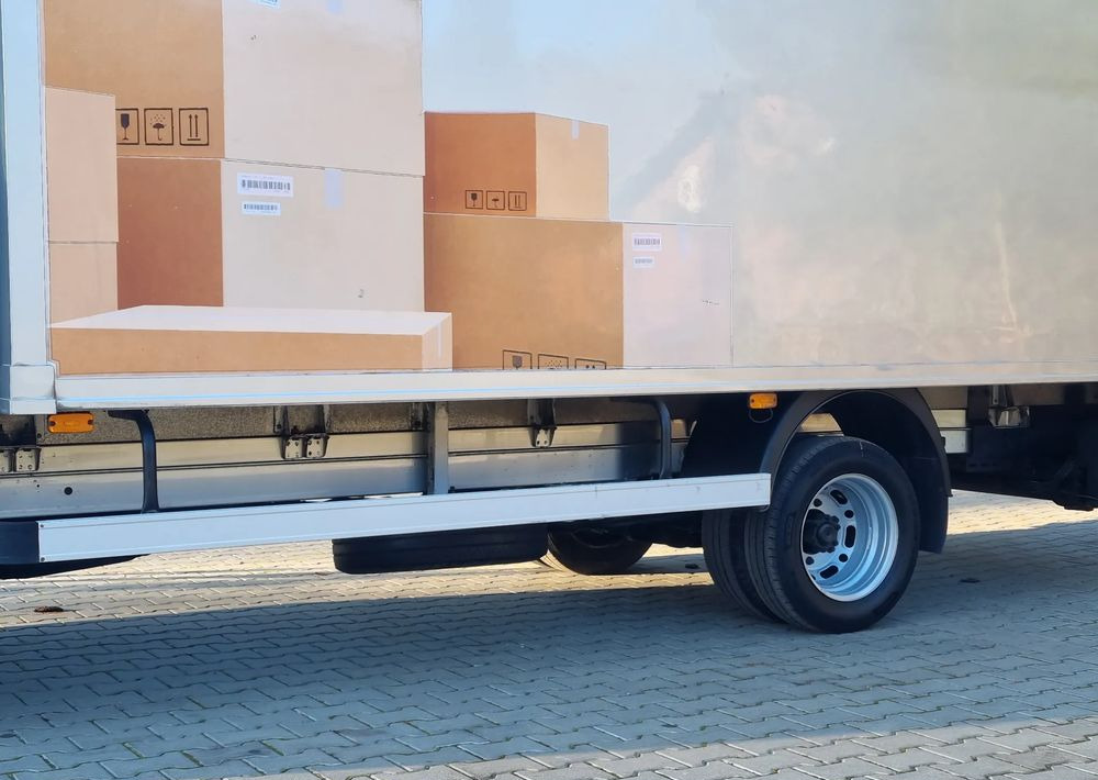 Box van Volkswagen Crafter: picture 19