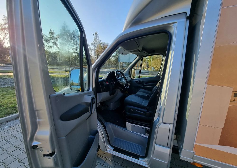 Box van Volkswagen Crafter: picture 11