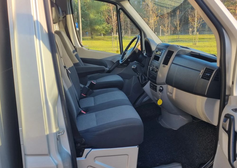 Box van Volkswagen Crafter: picture 15