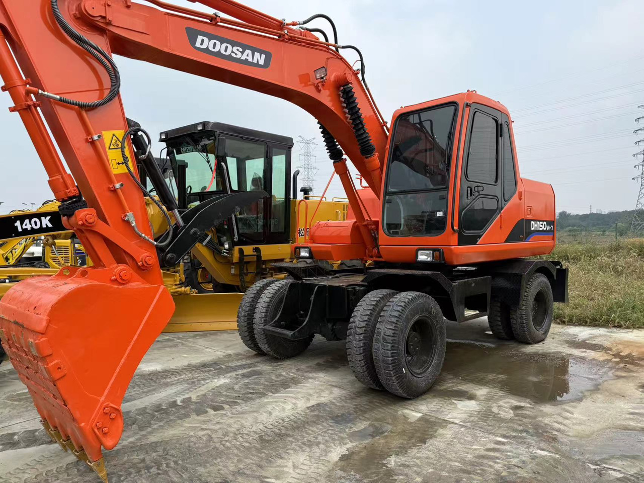 DOOSAN Good Condition Original Doosan DH150w-7 Wheel Excavator 15 Tons Used Doosan Dh150w-7 Excavator Used Wheel Excavator for Sale - Construction machinery: picture 1 DOOSAN Good Condition Original Doosan DH150w-7 Wheel Excavator 15 Tons Used Doosan Dh150w-7 Excavator Used Wheel Excavator for Sale - Construction machinery: picture 1