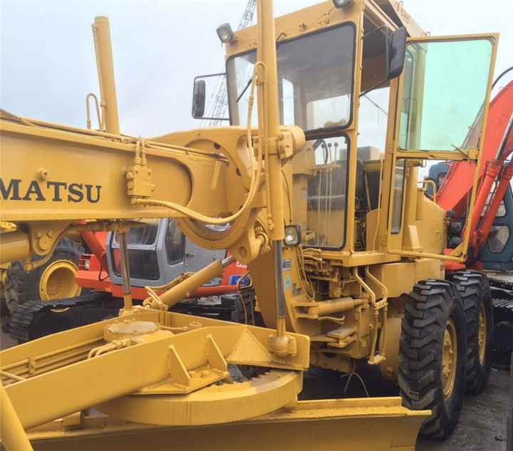 Japan Original Used Komatsu GD661A-1 Motor Grader GD661 in Condition - Grader: picture 5 Japan Original Used Komatsu GD661A-1 Motor Grader GD661 in Condition - Grader: picture 5