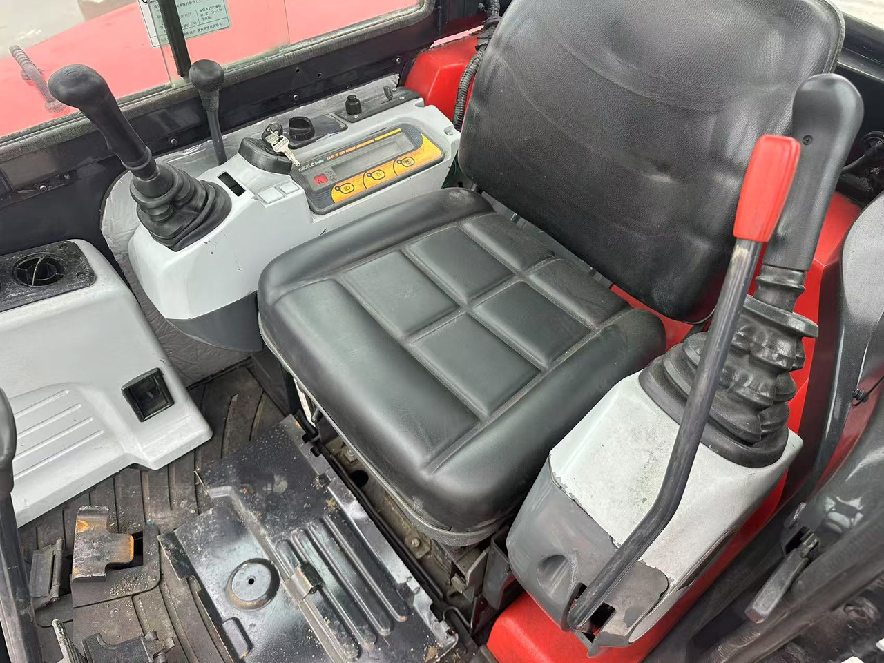 Mini excavator KUBOTA U55 [ Copy ]: picture 11