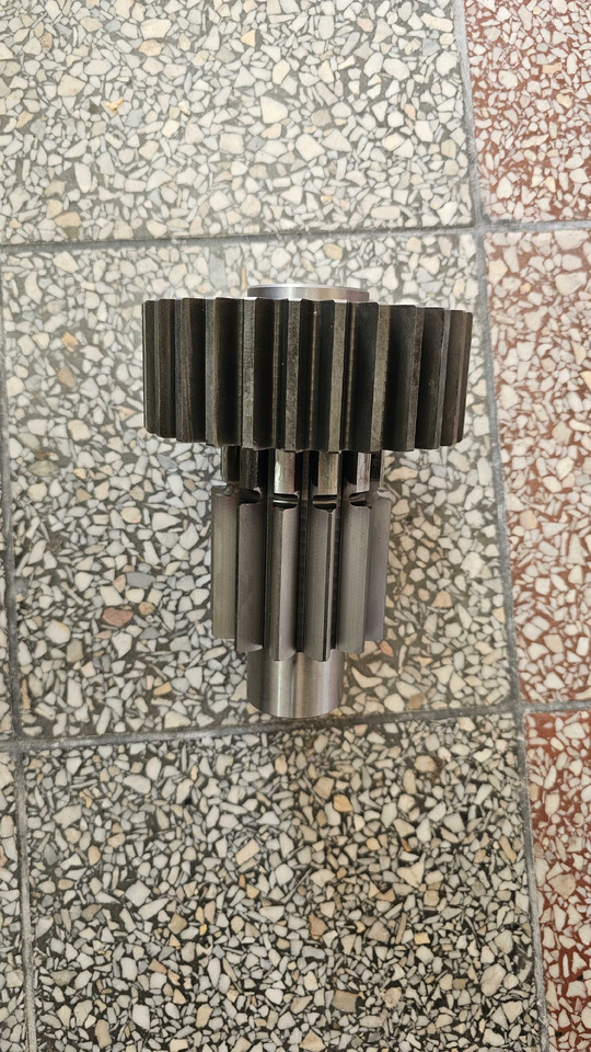 Wał koło zębate mostu kombajn Deutz Fahr 0.900.7773.7 0.900.1549.3 - Transmission for Agricultural machinery: picture 2 Wał koło zębate mostu kombajn Deutz Fahr 0.900.7773.7 0.900.1549.3 - Transmission for Agricultural machinery: picture 2