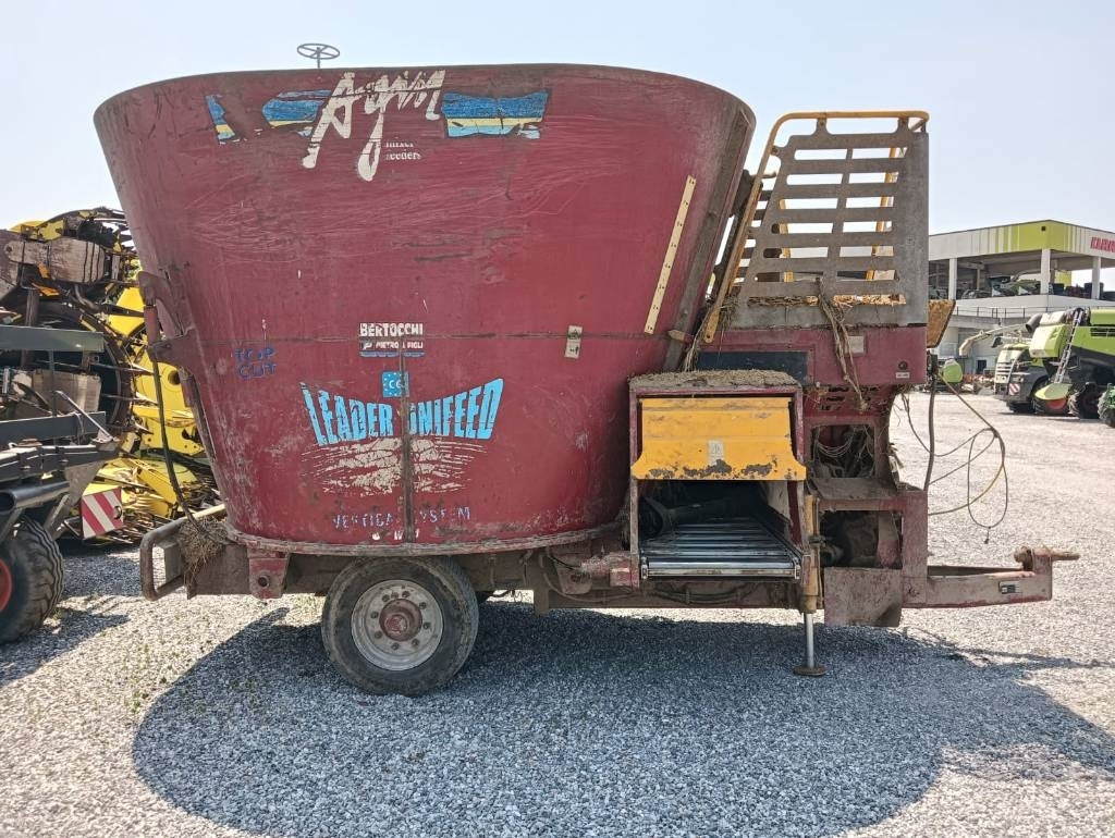 AGM W14 MC  - Forage mixer wagon: picture 5 AGM W14 MC  - Forage mixer wagon: picture 5