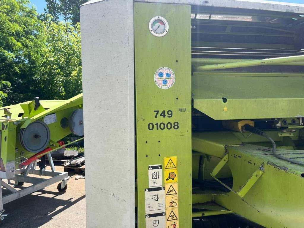 Claas Rollant 240 - Round baler: picture 2 Claas Rollant 240 - Round baler: picture 2