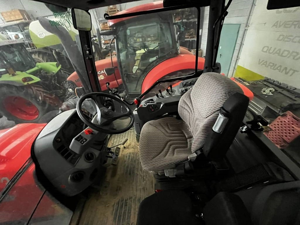 Farm tractor Kubota M 6-141: picture 6
