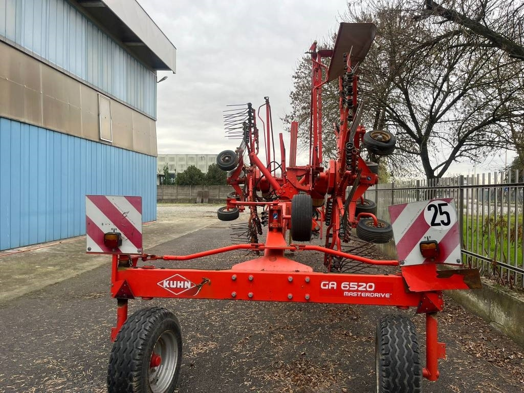 Kuhn 6520 - Tedder/ Rake: picture 5 Kuhn 6520 - Tedder/ Rake: picture 5