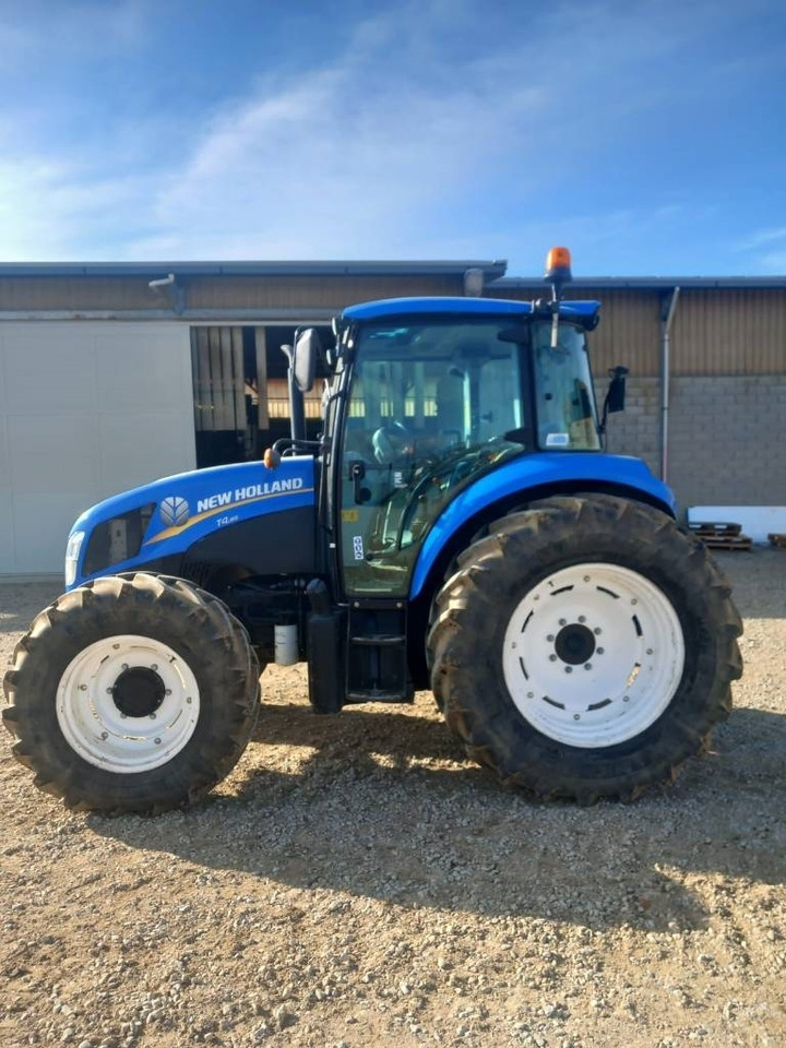 New Holland T 4.85 - Farm tractor: picture 3 New Holland T 4.85 - Farm tractor: picture 3