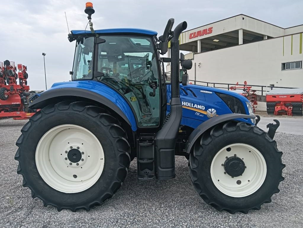 Farm tractor New Holland T 5.120: picture 8