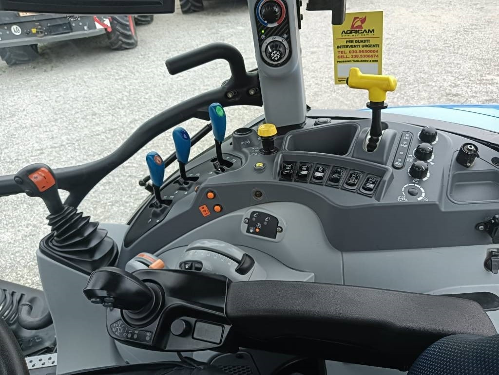 Farm tractor New Holland T 5.120: picture 12