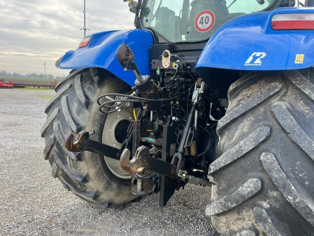 New Holland T 7.200 - Farm tractor: picture 5 New Holland T 7.200 - Farm tractor: picture 5