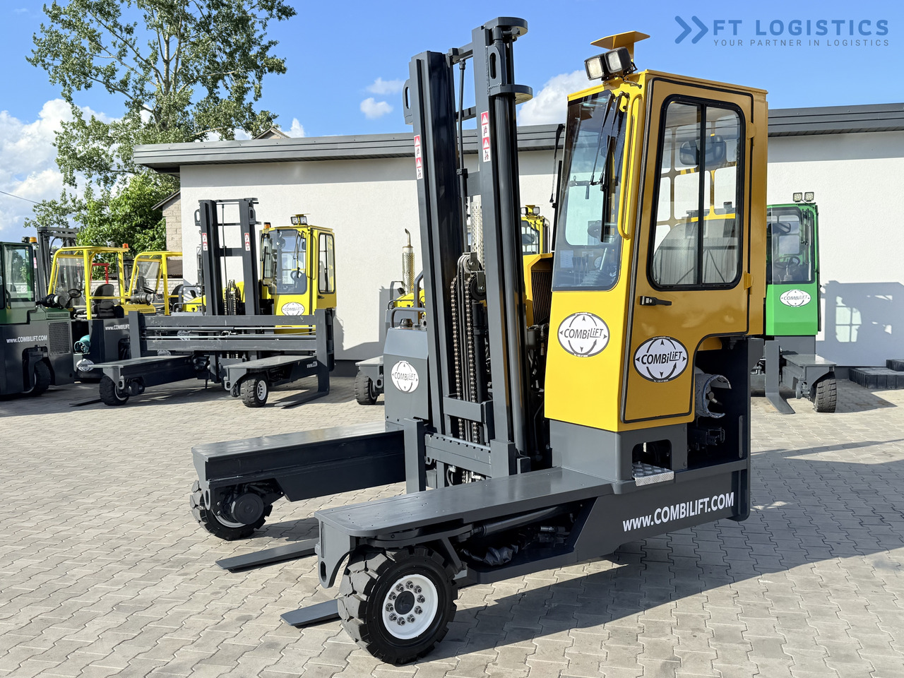 COMBILIFT C4000 / GAS / DUPLEX - 4100MM / SIDE SHIFT / FREE LIFT / FULL HEATED CABIN / ONLY 4223 HOURS / CONDITION – LIKE NEW! - 4-way reach truck: picture 1 COMBILIFT C4000 / GAS / DUPLEX - 4100MM / SIDE SHIFT / FREE LIFT / FULL HEATED CABIN / ONLY 4223 HOURS / CONDITION – LIKE NEW! - 4-way reach truck: picture 1