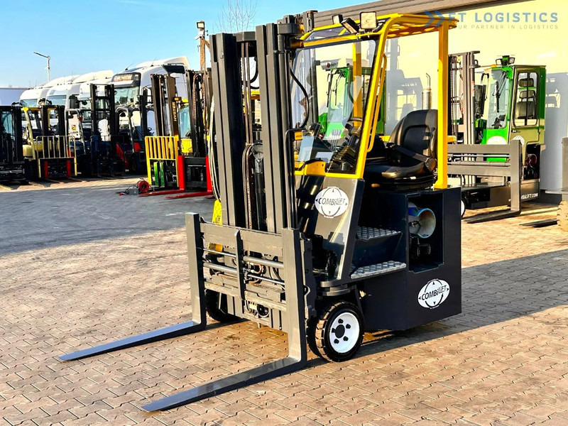 Combilift C3000CB / LPG / TRIPLEX - 4900MM / LPG / FREE LIFT / FORK POSITIONER C3000CB / LPG / TRIPLEX - 4900MM / LPG / FREE LIFT / FORK P - 4-way reach truck: picture 1 Combilift C3000CB / LPG / TRIPLEX - 4900MM / LPG / FREE LIFT / FORK POSITIONER C3000CB / LPG / TRIPLEX - 4900MM / LPG / FREE LIFT / FORK P - 4-way reach truck: picture 1