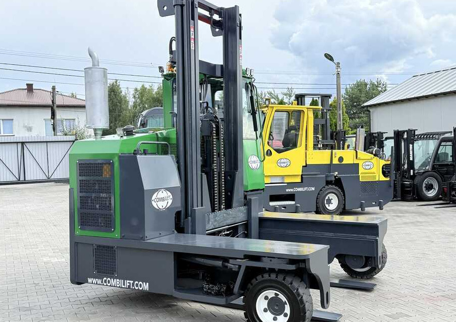 Combilift C8000 / GAS / DUPLEX - 4700MM / FORK POSITIONER / FREE LIFT / FULL HEATED CABIN / ONLY 5141H / CONDITION – LIKE NEW! - 4-way reach truck: picture 5 Combilift C8000 / GAS / DUPLEX - 4700MM / FORK POSITIONER / FREE LIFT / FULL HEATED CABIN / ONLY 5141H / CONDITION – LIKE NEW! - 4-way reach truck: picture 5