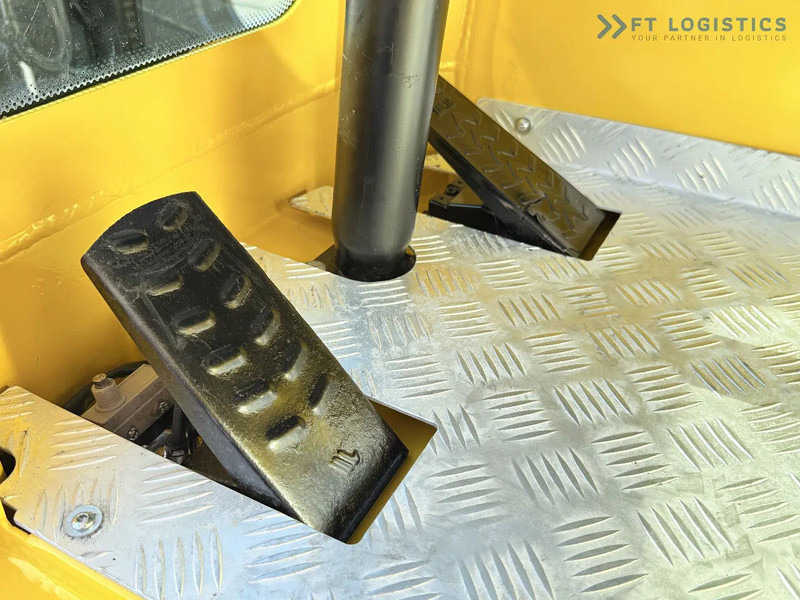 4-way reach truck Combilift Combilift C5000 / DIESEL / TRIPLEX 6000MM / FREE LIFT / FORK POSITIONER / BUILT-IN SCALE / HEATING / FULL CABIN / PERFECT CONDIT: picture 15 4-way reach truck Combilift Combilift C5000 / DIESEL / TRIPLEX 6000MM / FREE LIFT / FORK POSITIONER / BUILT-IN SCALE / HEATING / FULL CABIN / PERFECT CONDIT: picture 15