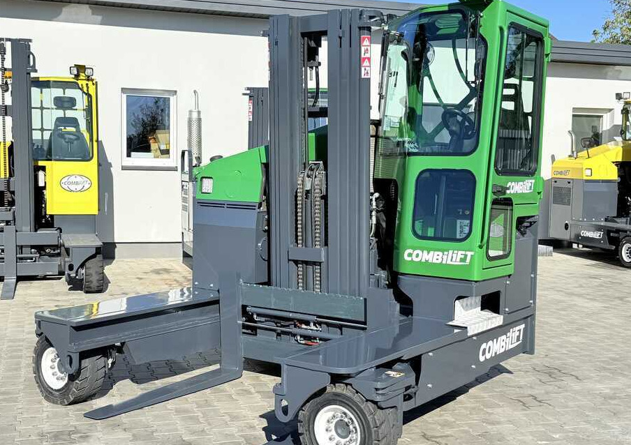Combilift Combilift Four-Way Multi-Directional Forklift C4500 / Diesel / Triplex 4900 mm / Only 4854 Operating Hours / Fork Positioner / Fully Enclosed Cabin with Heating / Excellent Condition. - 4-way reach truck: picture 1 Combilift Combilift Four-Way Multi-Directional Forklift C4500 / Diesel / Triplex 4900 mm / Only 4854 Operating Hours / Fork Positioner / Fully Enclosed Cabin with Heating / Excellent Condition. - 4-way reach truck: picture 1