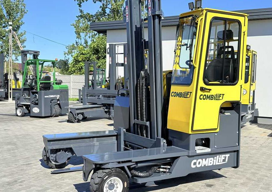 Combilift Four-Way Multi-Directional Forklift C4000 / Diesel / Duplex 4100 mm / Only 2,888 Operating Hours / Fork Positioner / Fully Enclosed Cabin with Heating / Excellent Condition. Wide range of fo - 4-way reach truck: picture 2 Combilift Four-Way Multi-Directional Forklift C4000 / Diesel / Duplex 4100 mm / Only 2,888 Operating Hours / Fork Positioner / Fully Enclosed Cabin with Heating / Excellent Condition. Wide range of fo - 4-way reach truck: picture 2