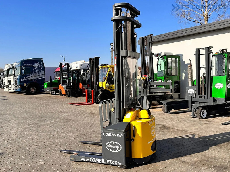 Combilift WR-4 / DUPLEX / 4.5M / 2017 / ONLY 30 MTH / LIKE NEW / 1500KG - Stacker: picture 1 Combilift WR-4 / DUPLEX / 4.5M / 2017 / ONLY 30 MTH / LIKE NEW / 1500KG - Stacker: picture 1
