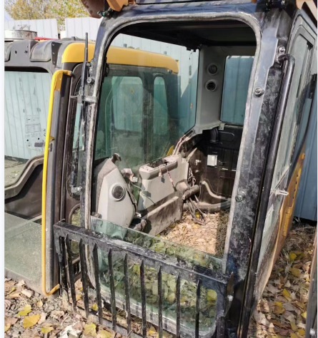 CATERPILLAR main cabin - Cab for Excavator: picture 2 CATERPILLAR main cabin - Cab for Excavator: picture 2