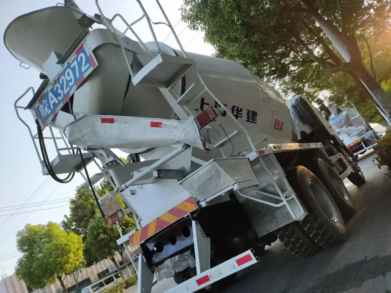 HINO 700 - Tank truck: picture 4 HINO 700 - Tank truck: picture 4