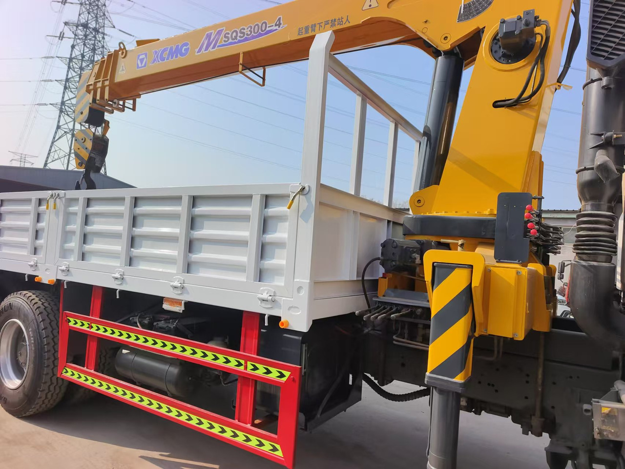 HOWO,XCMG HOWO 375,XCMG MSQS300-4 12 tons - Tank truck: picture 5 HOWO,XCMG HOWO 375,XCMG MSQS300-4 12 tons - Tank truck: picture 5