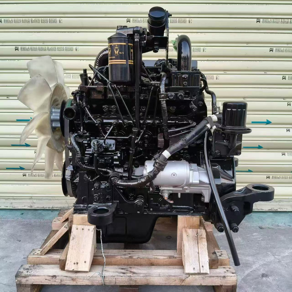 KOMATSU 4D95LE-5 - Engine for Excavator: picture 3 KOMATSU 4D95LE-5 - Engine for Excavator: picture 3