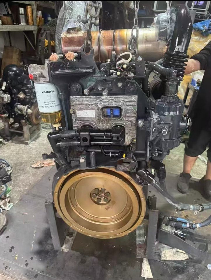 KOMATSU 4D95LE-6 - Engine for Excavator: picture 3 KOMATSU 4D95LE-6 - Engine for Excavator: picture 3
