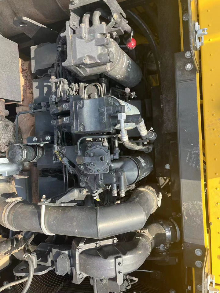 KOMATSU 6D125E - Engine for Excavator: picture 3 KOMATSU 6D125E - Engine for Excavator: picture 3