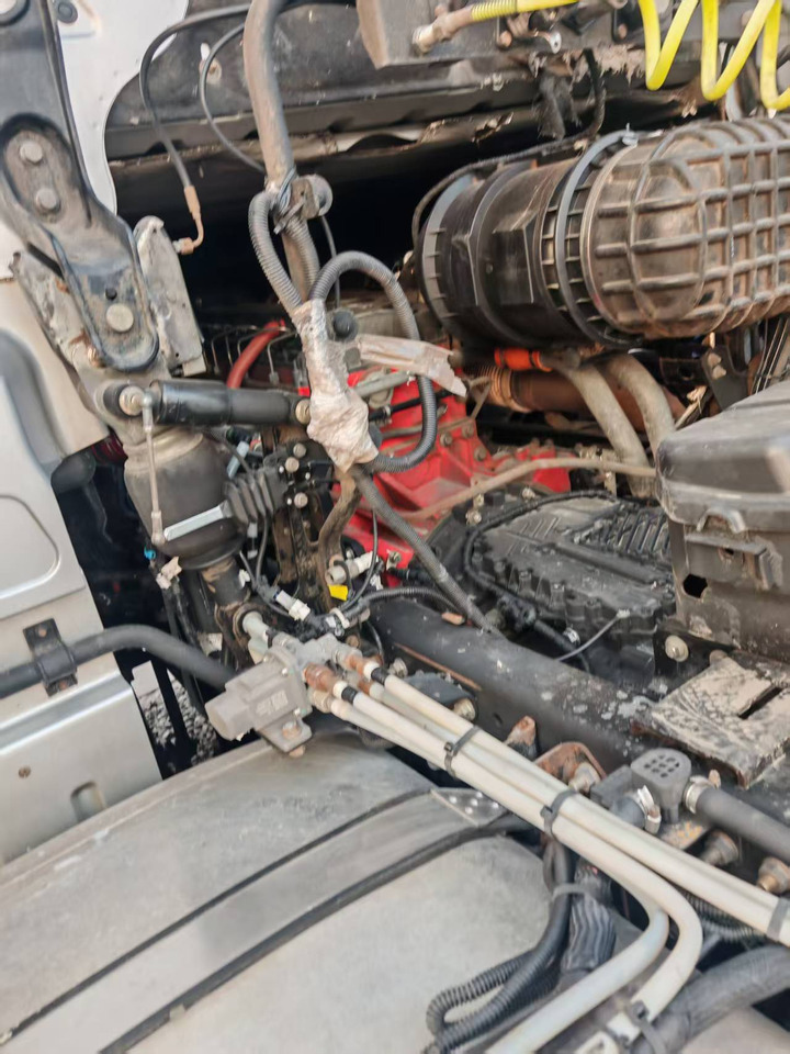 AUMAN 560HP - Tractor unit: picture 3 AUMAN 560HP - Tractor unit: picture 3