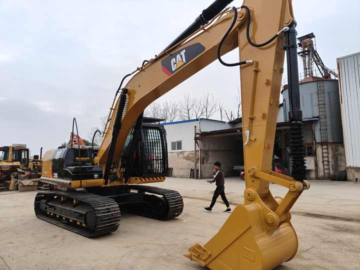 95% New Well Maintained Low Working Hours Used Excavator CAT320D CAT320d Used Excavator for Sale at the Lowest Price - Crawler excavator: picture 4 95% New Well Maintained Low Working Hours Used Excavator CAT320D CAT320d Used Excavator for Sale at the Lowest Price - Crawler excavator: picture 4