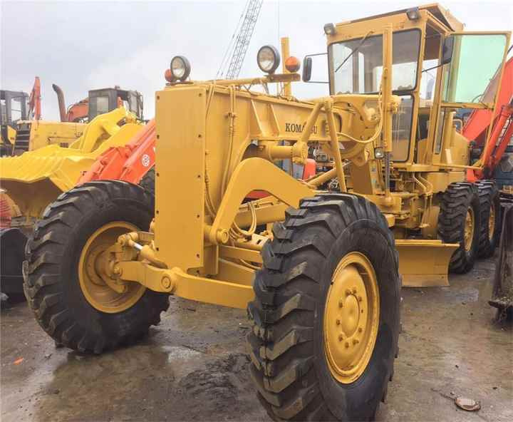 Japan Original Used Komatsu GD661A-1 Motor Grader GD661 in Condition - Grader: picture 1 Japan Original Used Komatsu GD661A-1 Motor Grader GD661 in Condition - Grader: picture 1