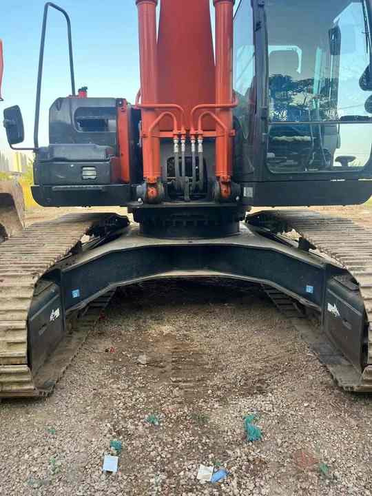 Original Japan Hitachi ZX300 Excavator Hitachi Excavator in Low Price for Hot Sale - Crawler excavator: picture 3 Original Japan Hitachi ZX300 Excavator Hitachi Excavator in Low Price for Hot Sale - Crawler excavator: picture 3