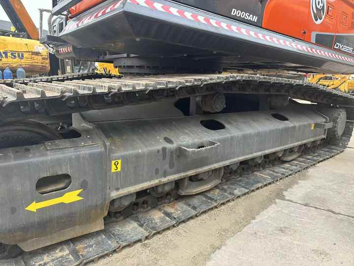 Used Digger Doosan DX225LC-9T Construction Machinery Construction Digger Used Doosan DX225LC-9T Cheap Excavator - Crawler excavator: picture 4 Used Digger Doosan DX225LC-9T Construction Machinery Construction Digger Used Doosan DX225LC-9T Cheap Excavator - Crawler excavator: picture 4