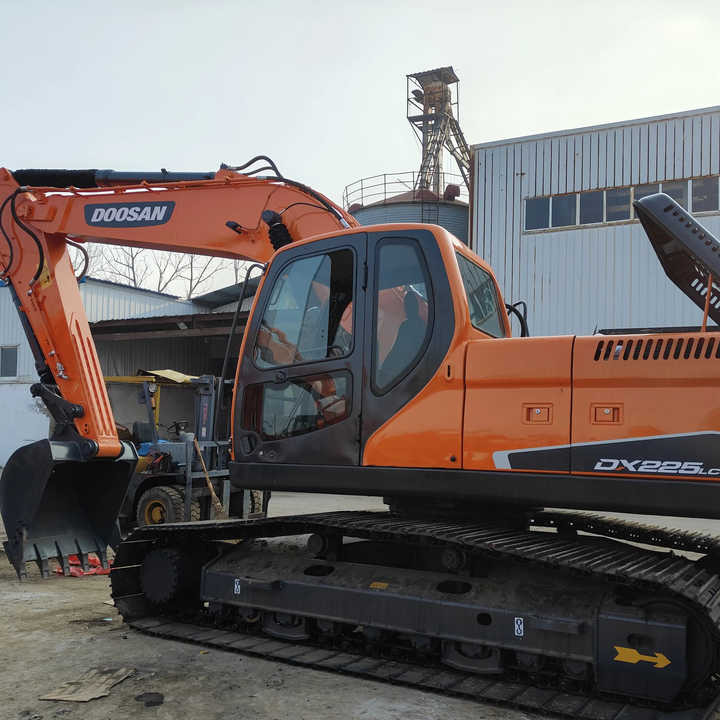 Used Excavator Doosan DX225LC-9 Excavators Mini Equipment Earth Moving Machinery Doosan Digger Excavator for Sale - Crawler excavator: picture 3 Used Excavator Doosan DX225LC-9 Excavators Mini Equipment Earth Moving Machinery Doosan Digger Excavator for Sale - Crawler excavator: picture 3