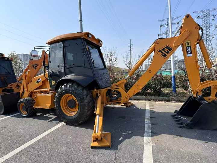 Used Hydraulic Backhoe Loader JCB3CX 7t in Good Condition Cheap Price in Stock Jcb 3cx 4cx 4cx Loader in Hefei for Sale - Backhoe loader: picture 2 Used Hydraulic Backhoe Loader JCB3CX 7t in Good Condition Cheap Price in Stock Jcb 3cx 4cx 4cx Loader in Hefei for Sale - Backhoe loader: picture 2